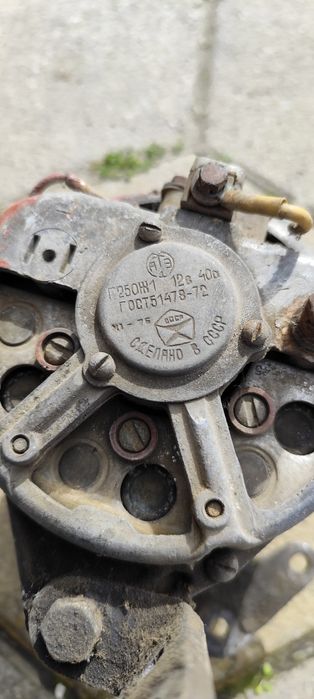 Продавам Части за  МОСКВИЧ