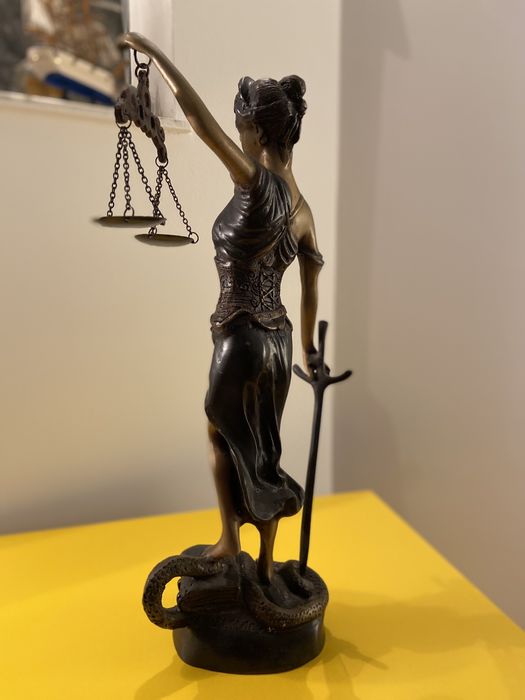 Statueta   - Justitia semnata - Steiner , inaltime 42 cm