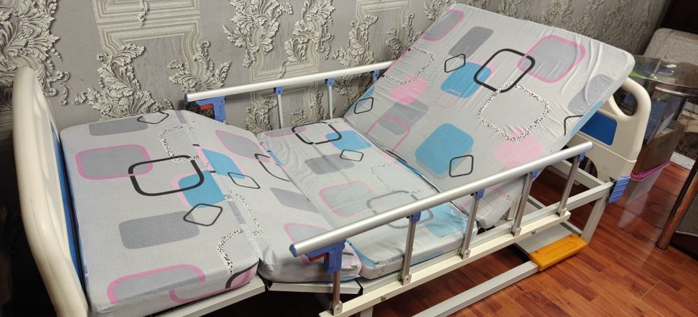 Медицинская кровать