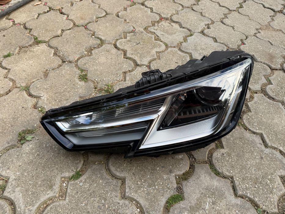 Far Audi A4 B9 Bi Xenon Cu LED Original: 8W0941005B