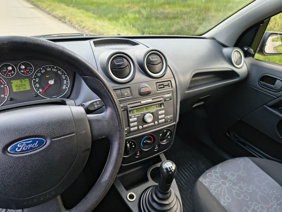 Форд Фиеста 1.4 дизел 2006г.