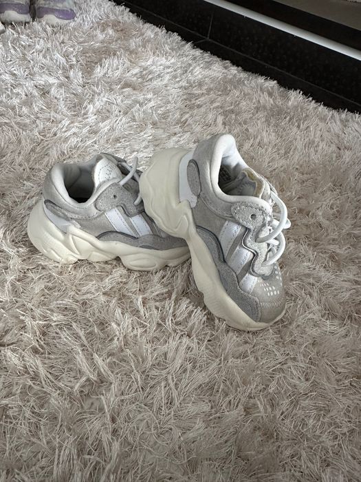 Оригинални маратонки на адидас