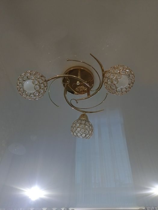 Продам люстру в хорошем состоянии