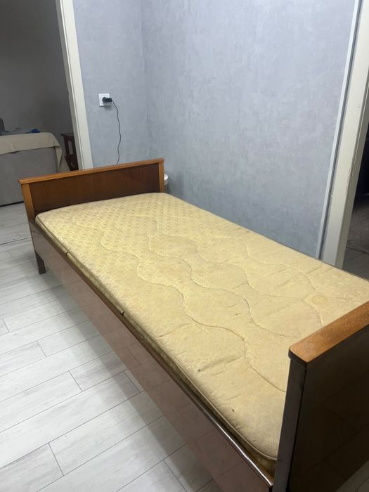 Продам кровати. Две одинаковые. Очень качественные.