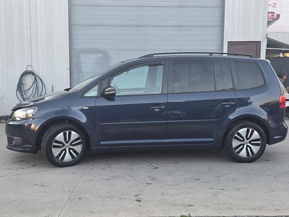 VOLKSWAGEN Touran 2013 — imagine 4