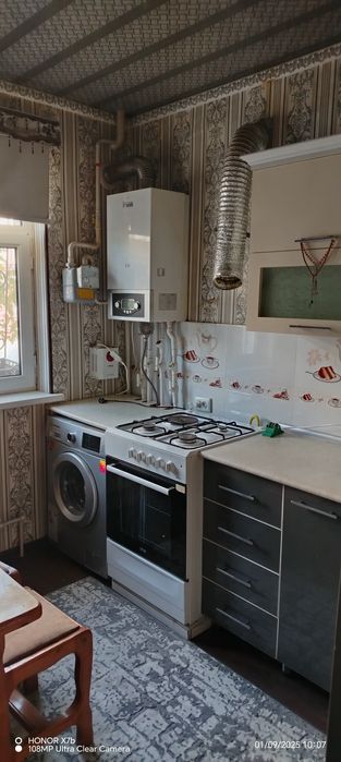 Guliston shahar 6 mavzeda ijaraga 2 xonali  uy beriladi