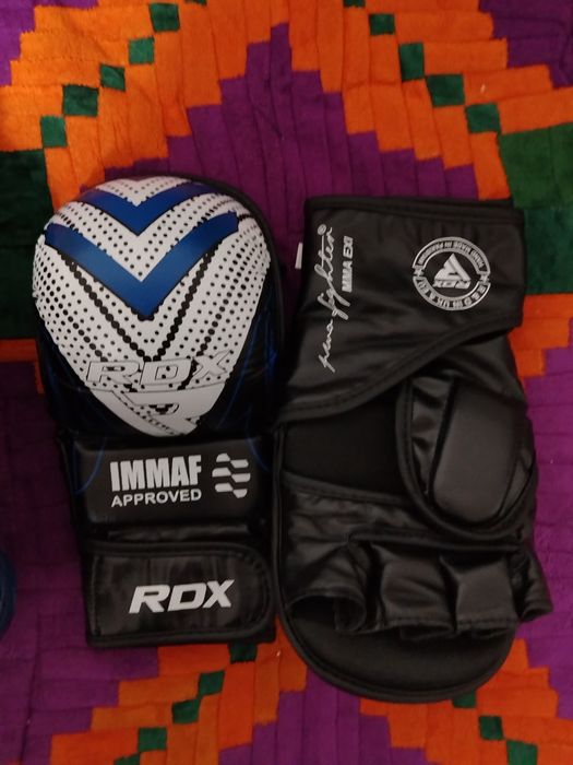 Перчатки для бокса и мма