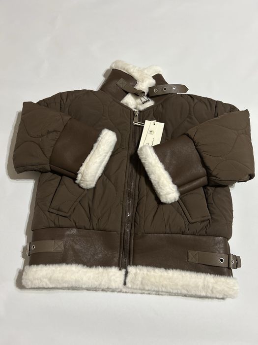 Продам детскую куртку дубленку на девочку