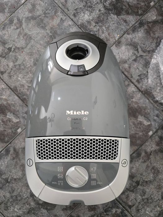 Прахосмукачка Miele C2 Powerline