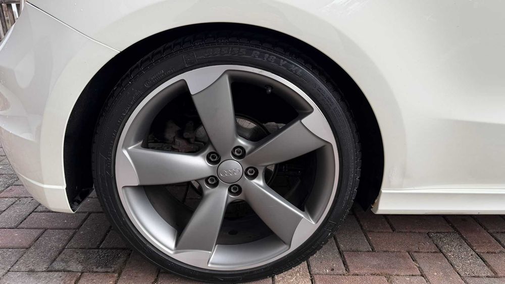 AUDI A1 2012 — imagine 9