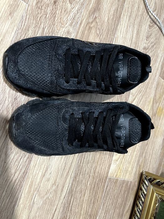 Продаю кроссовки 40-размер