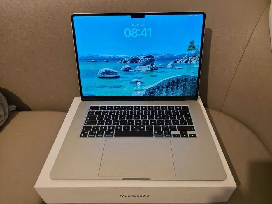 Macbook air m2, 1tb, 16gb, Silver, stare aproape noua