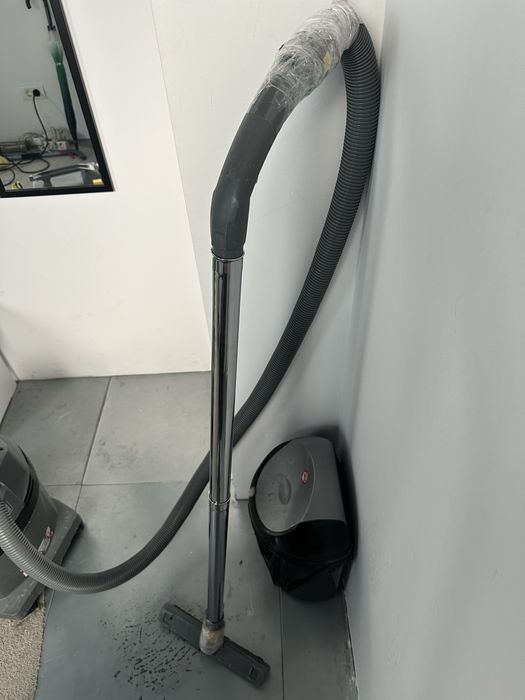 Aspirator profesional Kärcher NT – Funcțional