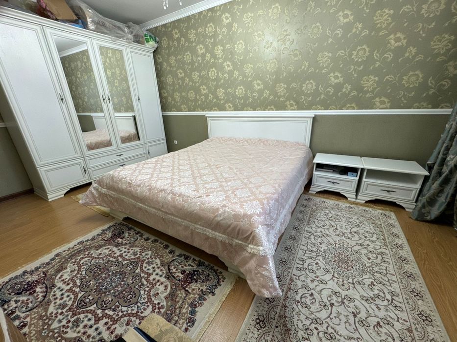 Спальный гарнитур б/у