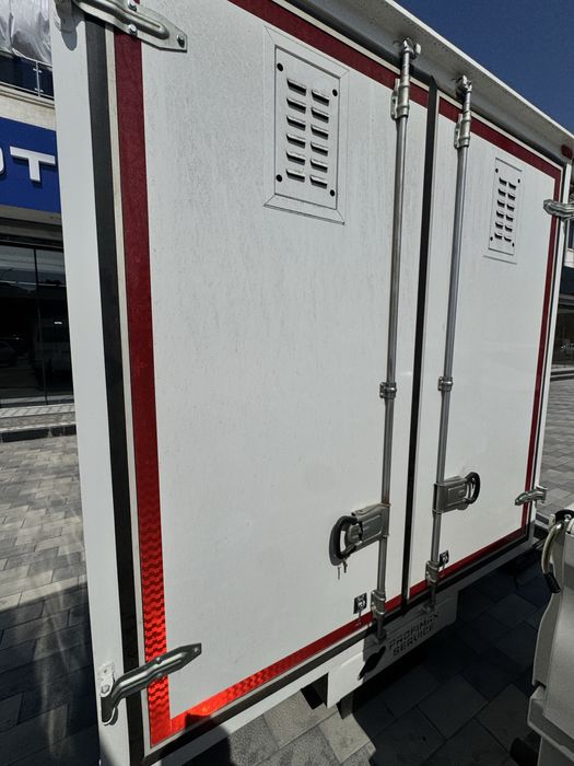 Isuzu metalik furgon sotiladi