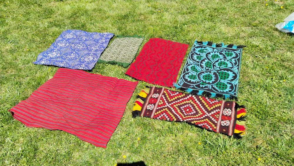 Малки килимчета тъкани