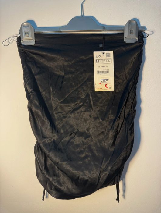 Fusta scurta satinata marimea M, zara