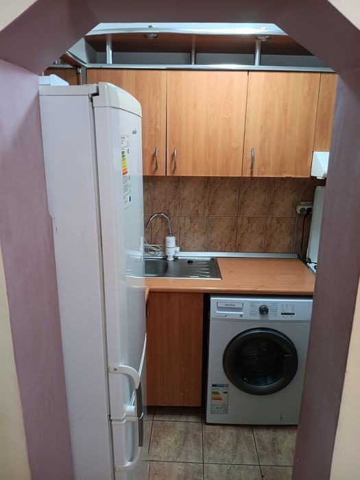 Închiriez garsoniera