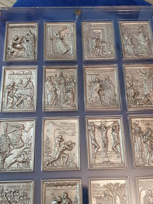 Vând plachete VICO CONSORTI