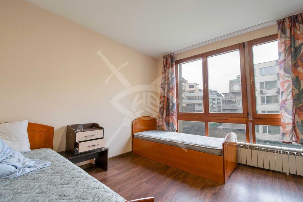 Продава се Тристаен апартамент в София, Манастирски ливади - 105 кв.м за 1922 €/кв.м - Снимка #8