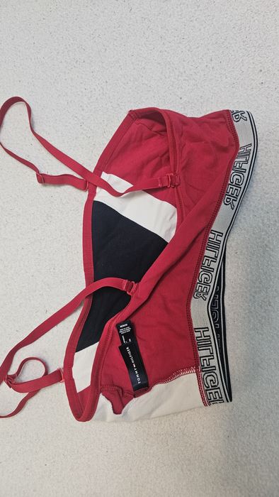 Vând bustiera Tommy