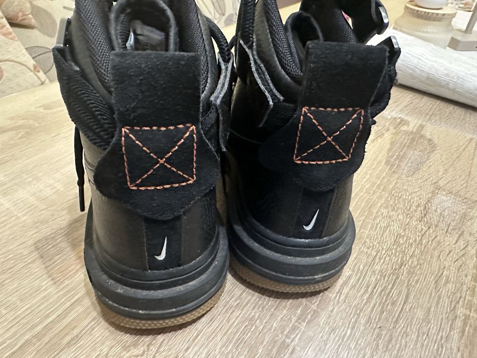 Nike Air Force 1