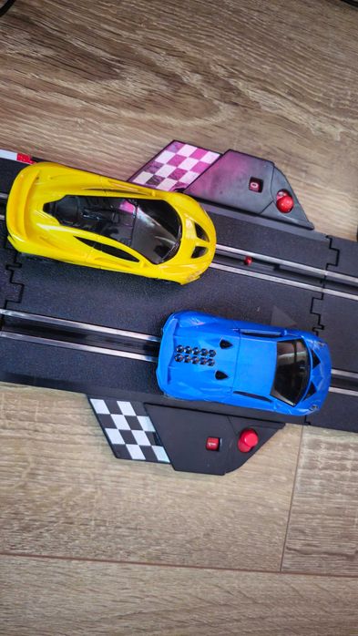 Състезателни колички с писта 1:43 за 6+