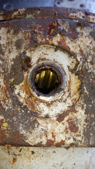 reductor raport 14 la 1 cu ax melcat și coroana