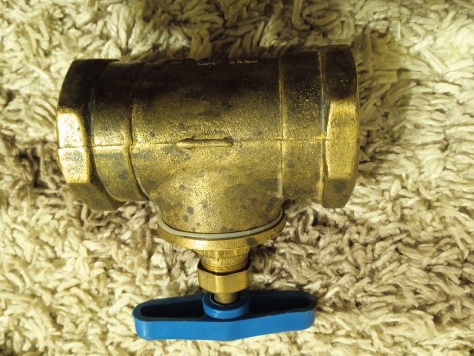 Продам.       краны