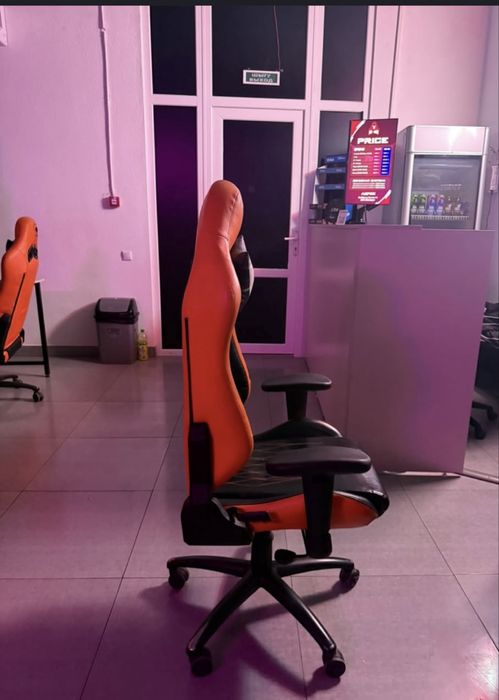 Игровое кресло Cougar и mfavour