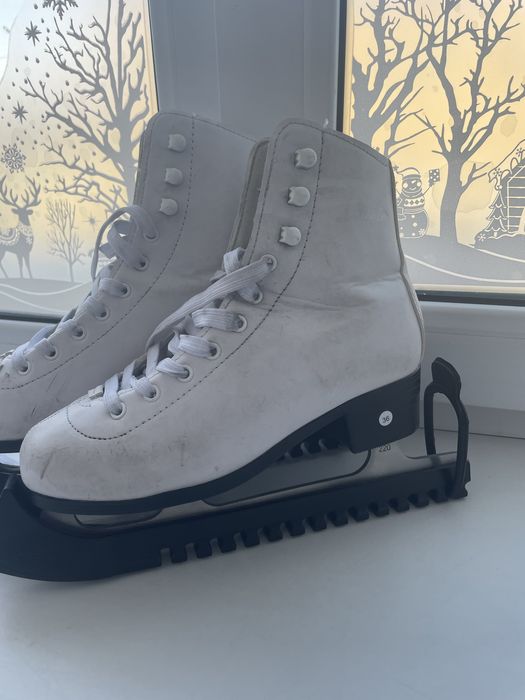 Продам фигурные коньки, 36 рр