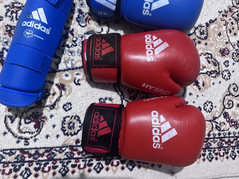 Боксёрские перчатки за всё 16 000.