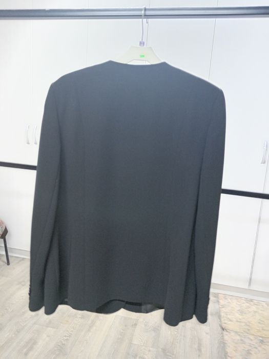 Продам чёрный пиджак