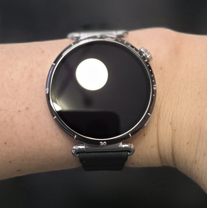 HUAWEI watch GT 6- ca nou, curea neagră