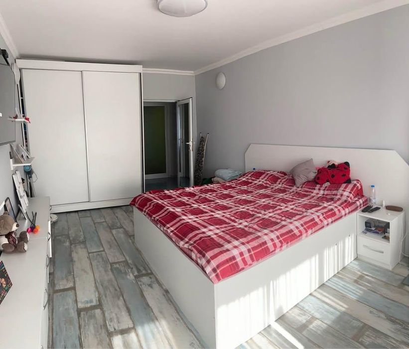 Дава се под наем Тристаен апартамент в София, Връбница 1 - 96 кв.м за 649 € - Снимка #1