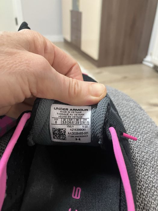 Маратонки Under Armour  36.5 номер
