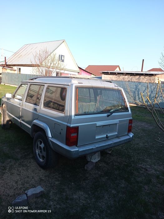 Продам Jeep Cherokee