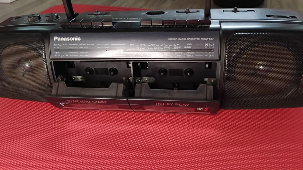 Двукасетъчен радио касетофон Panasonic