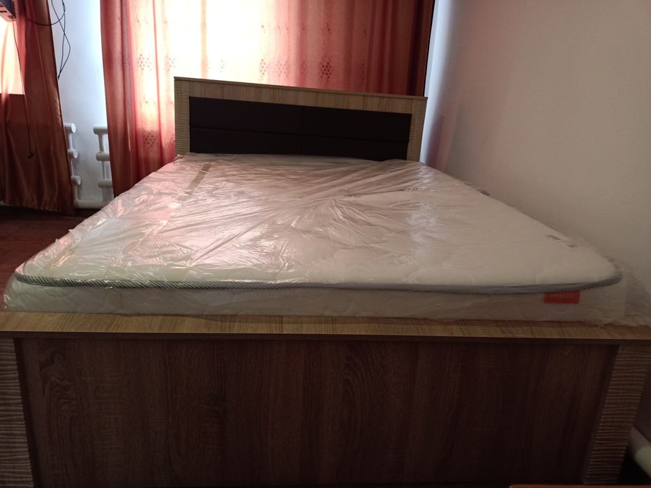 Продам двухспальную кровать