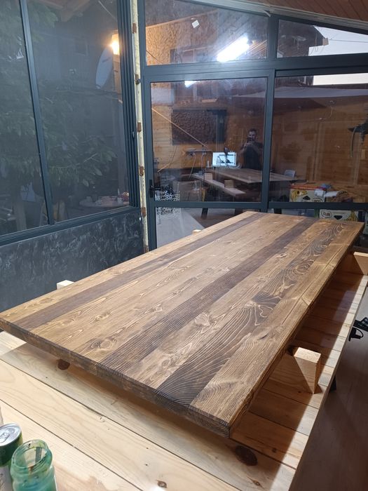 Трапезни маси и плотове за маси