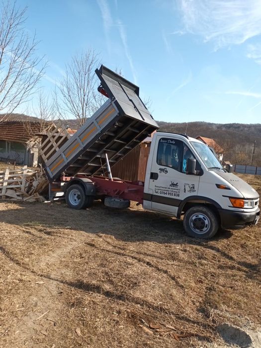 Transport cu camioneta