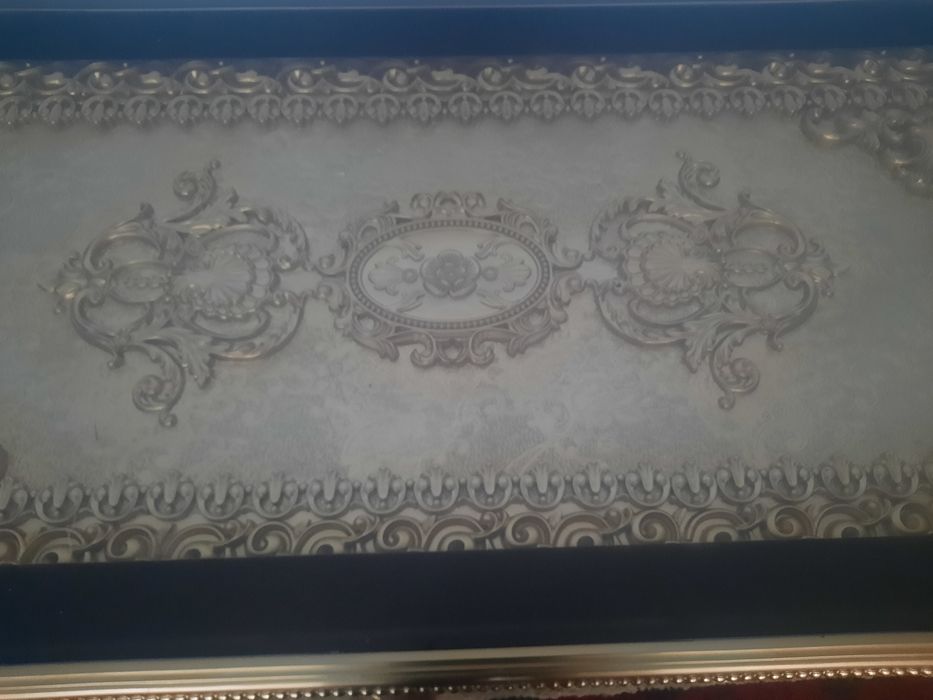 Мебельный стол сотилади