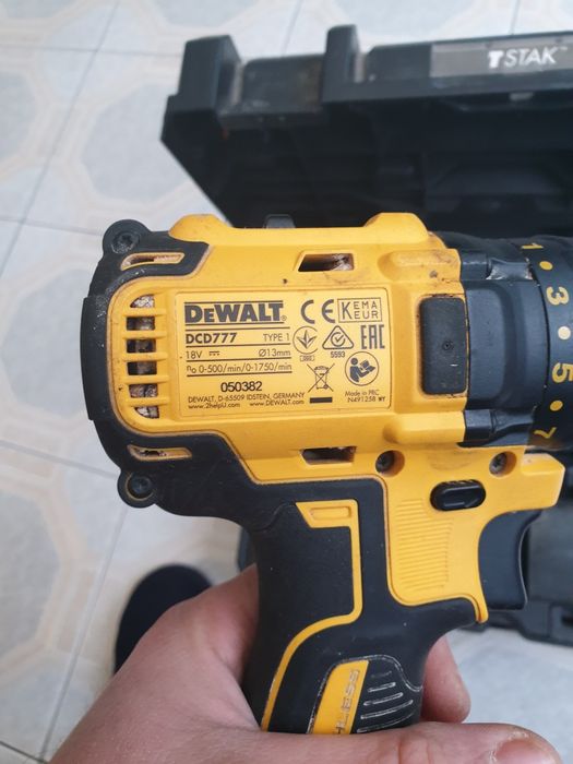 Девалт инстументи