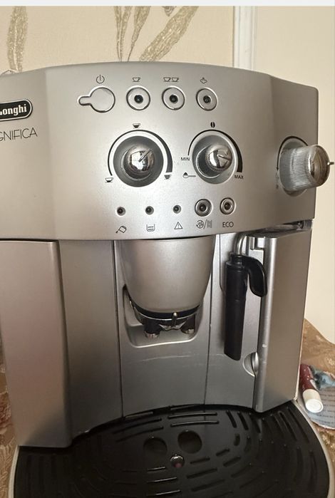Delonghi Magnifica in stare perfecta