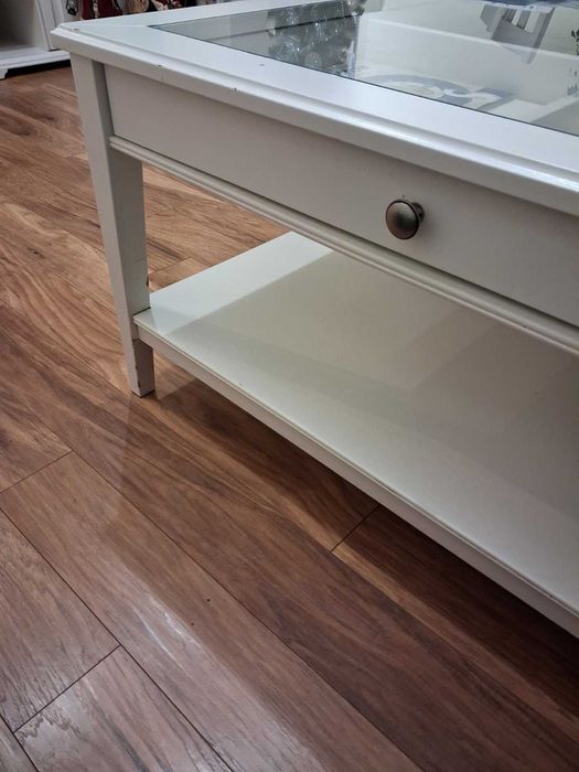 Холна  маса  бяла