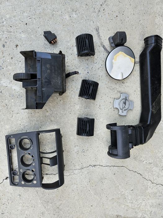 Продавам части за Opel Tigra / Corsa