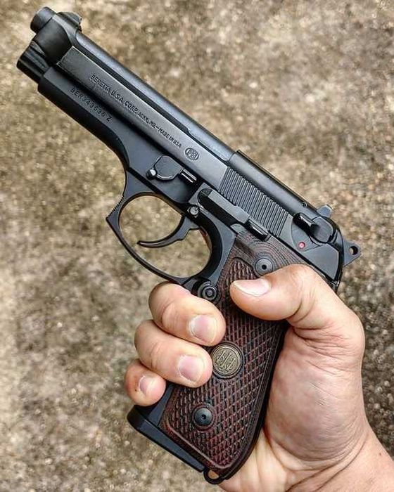 Pistol PUTERE MARE Cal 6.08mm Beretta/Taurus M9 Co2 4,4j