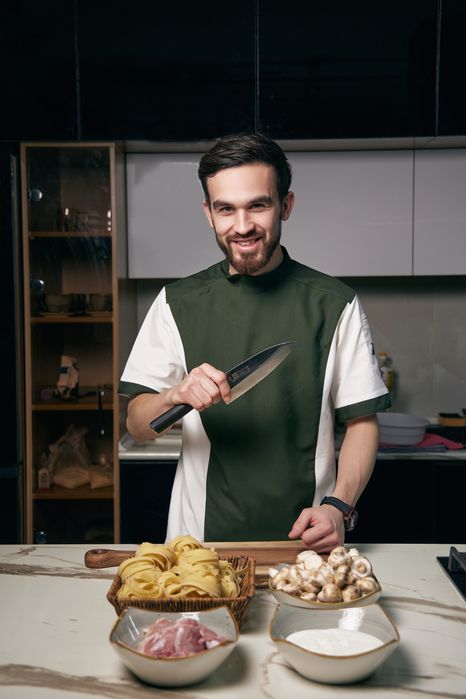 Ошпаз формаси заказга ва тайорихам бор!