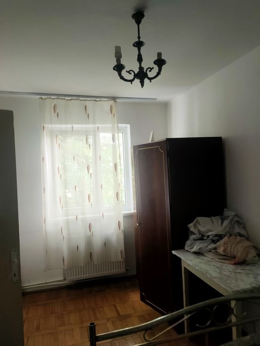 Ofer spre închiriere ap. 3 camere