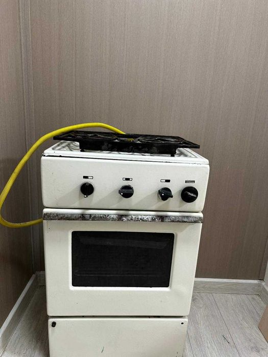 Продам газовую плиту
